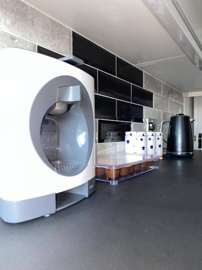 Bright, Spacious, Modern Interior Decor 2 Bedrooms Apartment With Amazing Views Londen Buitenkant foto