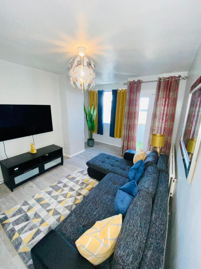 Bright, Spacious, Modern Interior Decor 2 Bedrooms Apartment With Amazing Views Londen Buitenkant foto