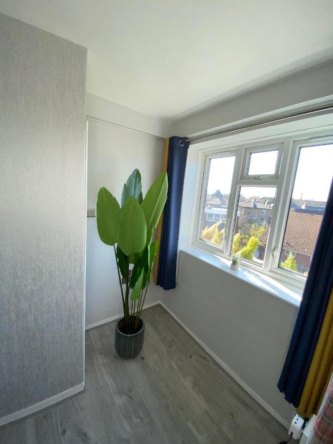 Bright, Spacious, Modern Interior Decor 2 Bedrooms Apartment With Amazing Views Londen Buitenkant foto